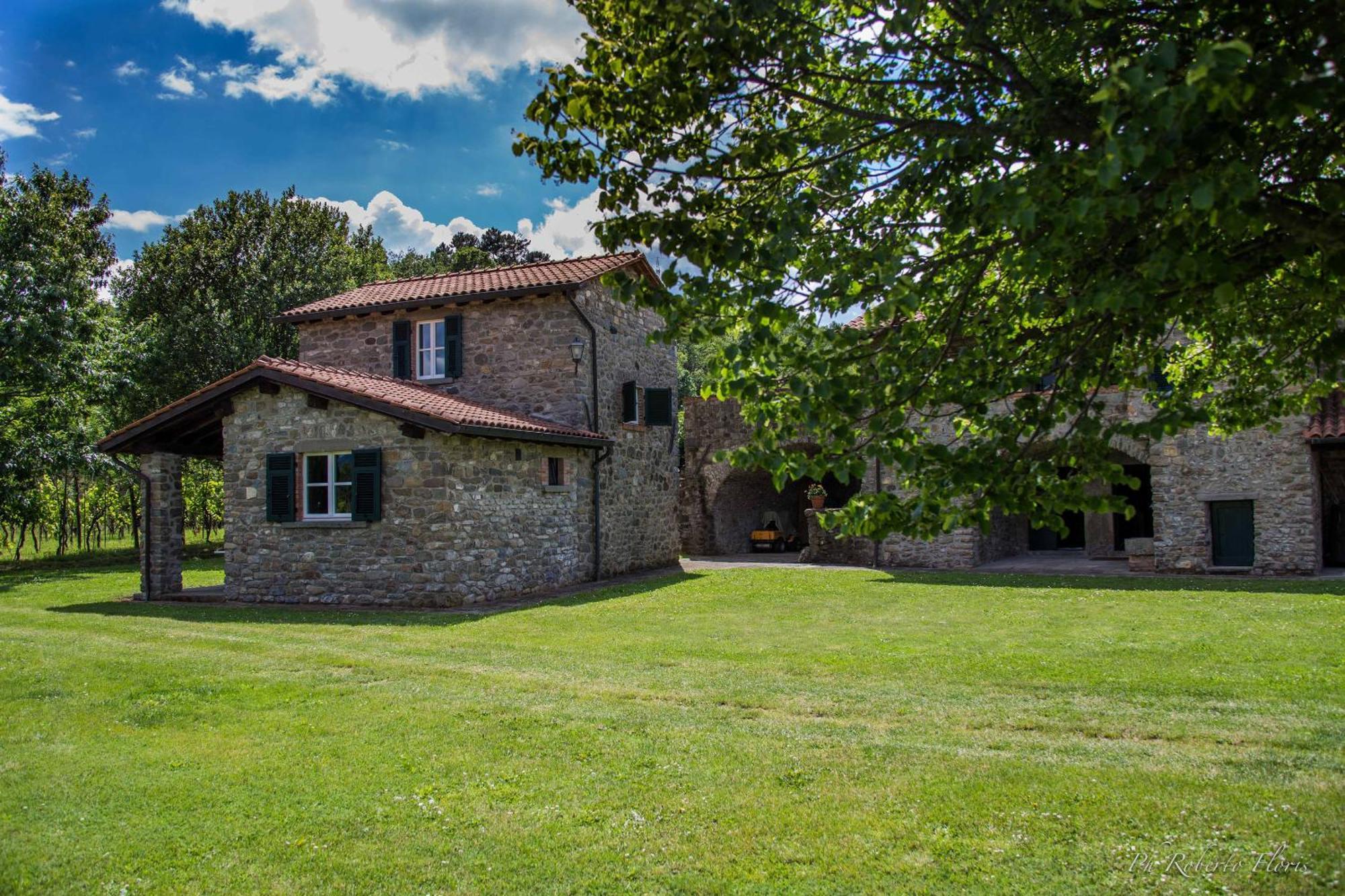 Coriana Apartments & Villas Mulazzo Exterior photo